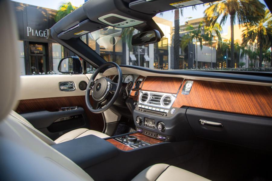  Rolls-Royce Dawn 2016 года  (US) (фото 30 из 30)